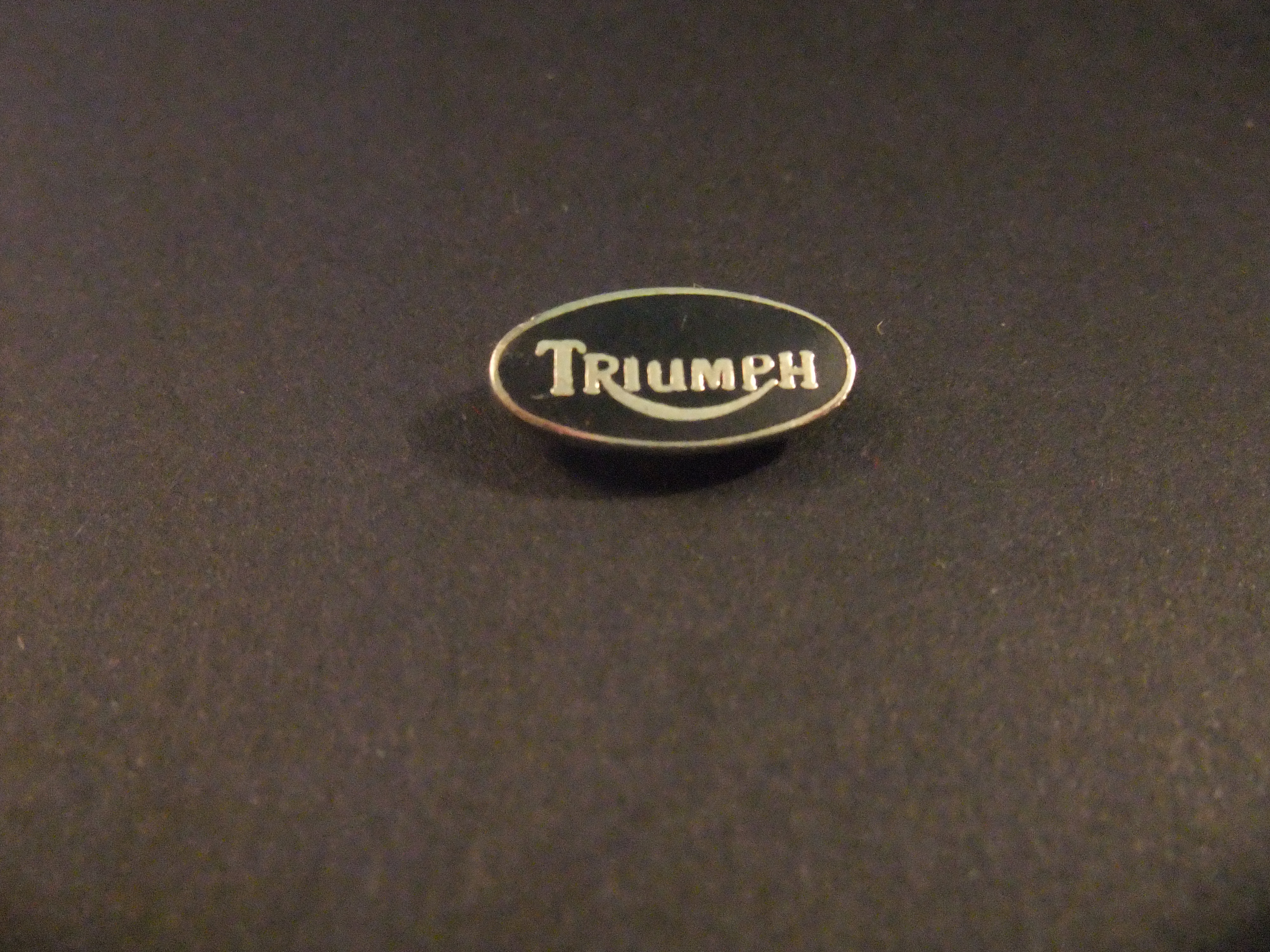 Triumph motorfiets logo zwart ovaal